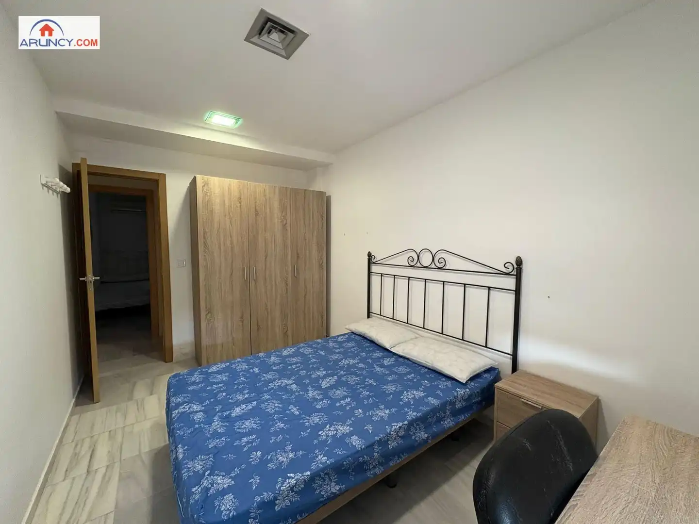 Bedroom of Flat for sale in Sevilla  with Air Conditioner, Terrace and Storage room