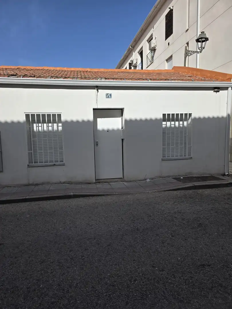 Exterior view of Flat for rent in Parla  with Parquet flooring and Washing machine