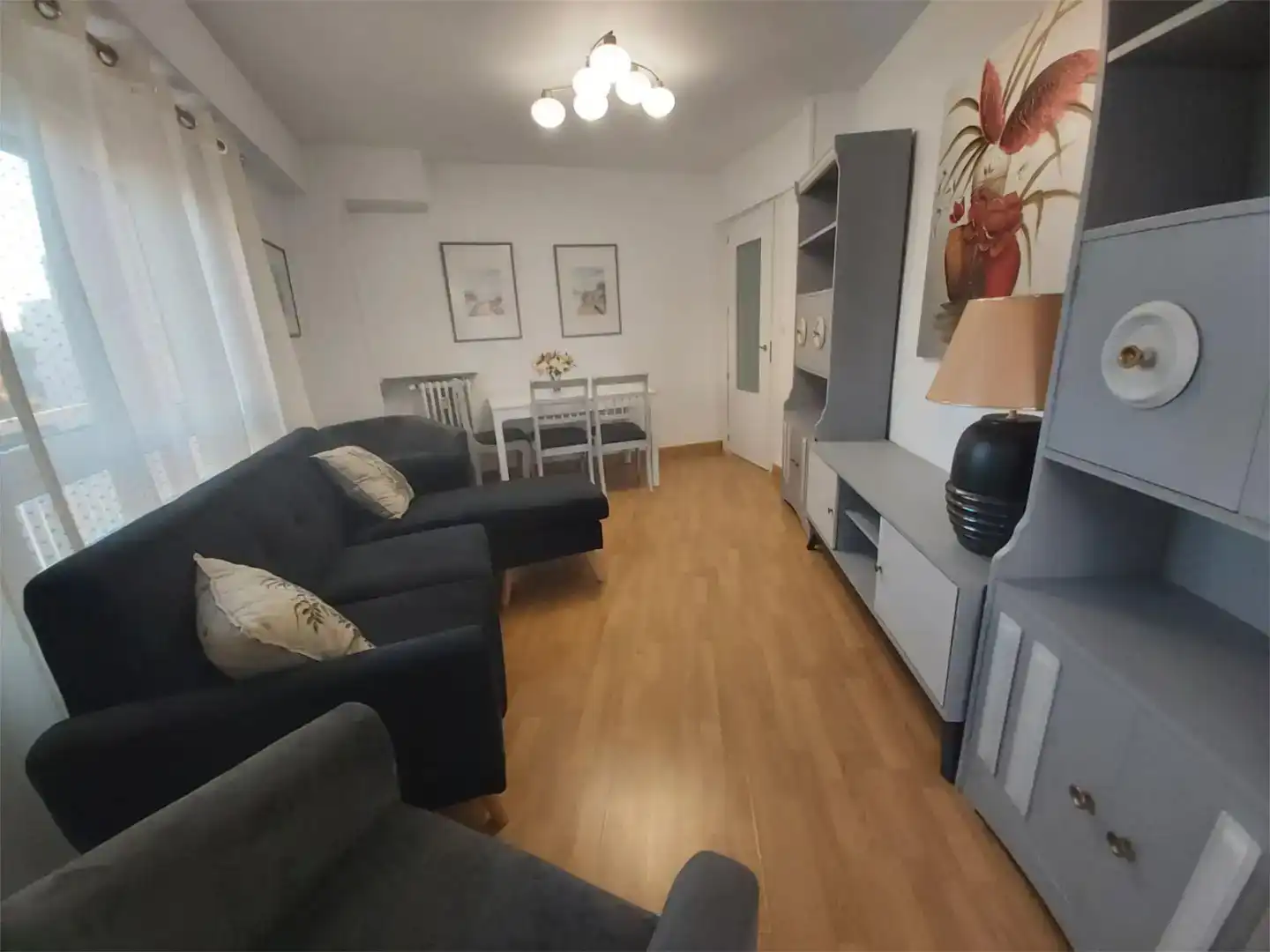 Wohnzimmer von Wohnung zur Miete in Rondilla
