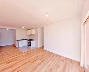 Dormitori de Apartament de lloguer en Parla amb Terrassa, Forn i Es permeten mascotes