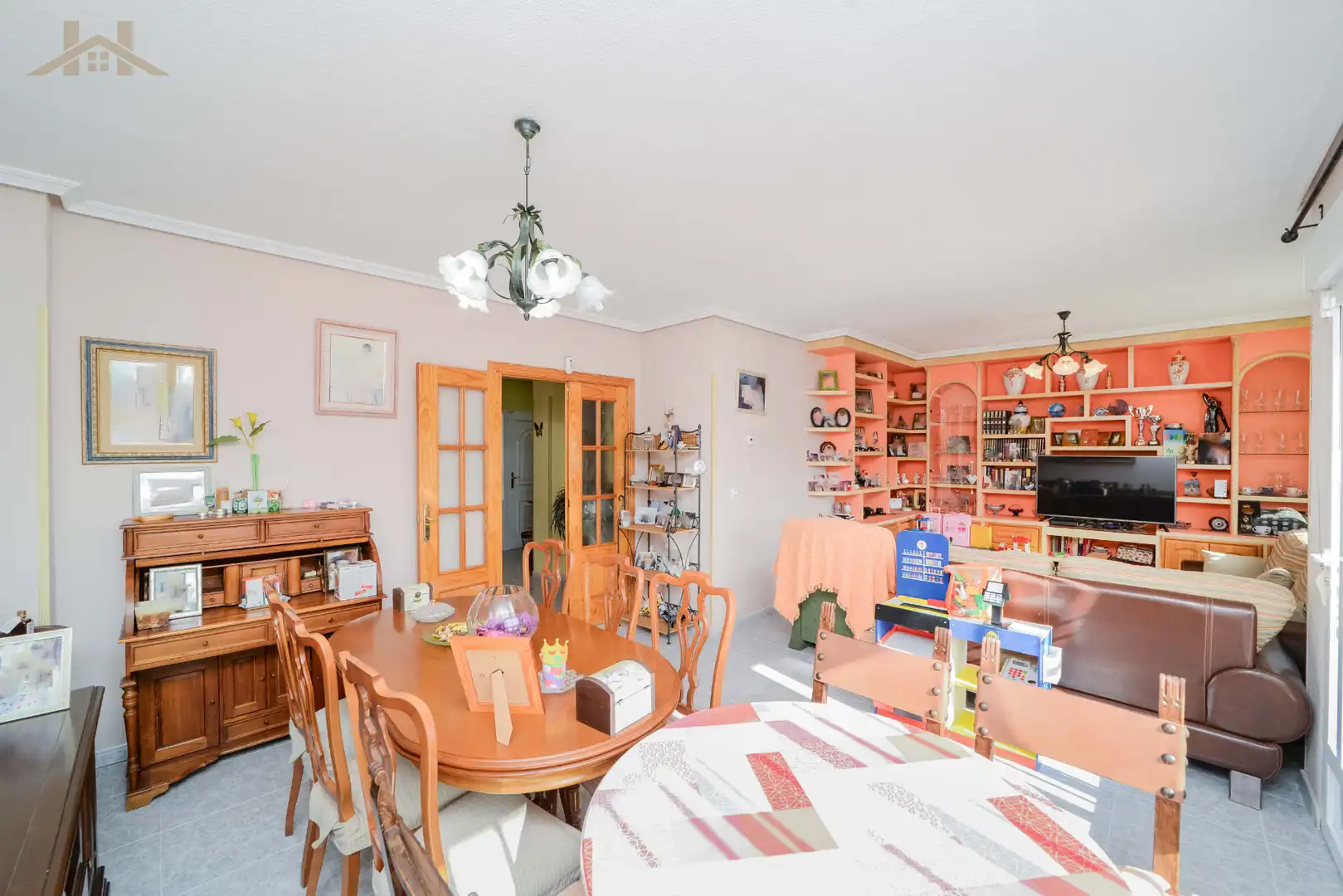 Comedor de Casa adosada en venta en San Martín de Valdeiglesias con Calefacción y Jardín privado