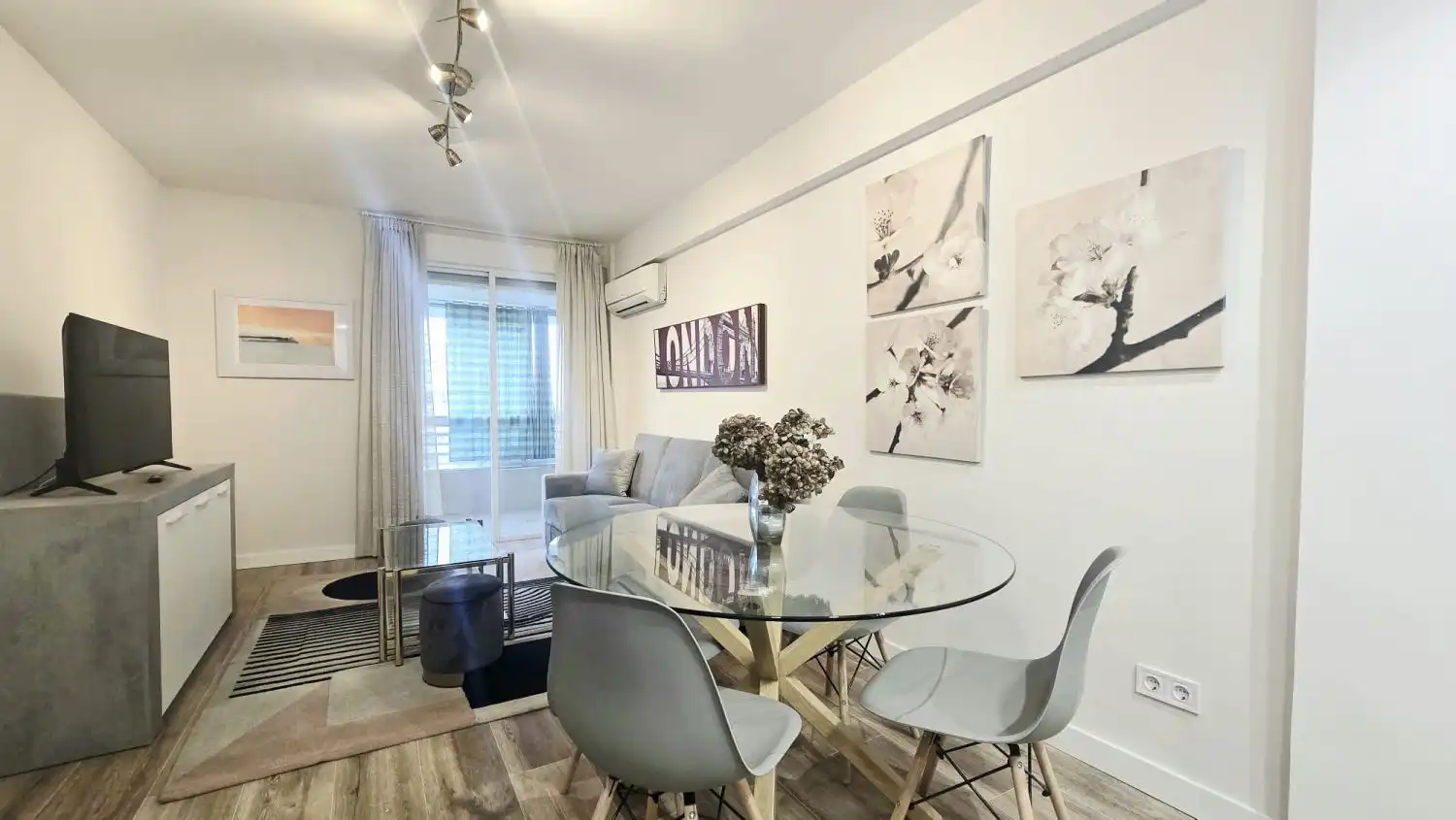 Comedor de Piso de alquiler en Madrid con Aire acondicionado, Calefacción y Terraza