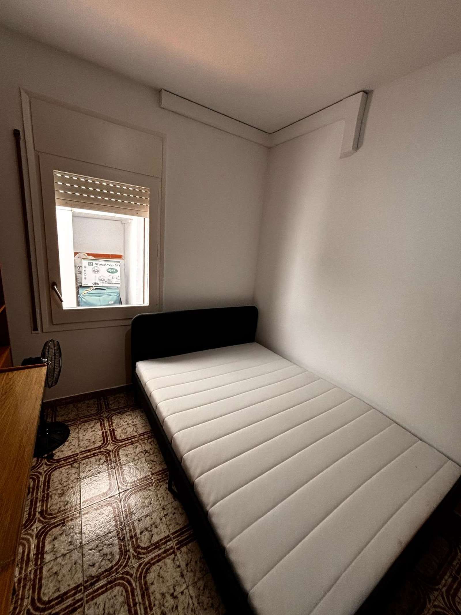 Bedroom of Flat to share in  Barcelona Capital  with Air Conditioner and Terrace