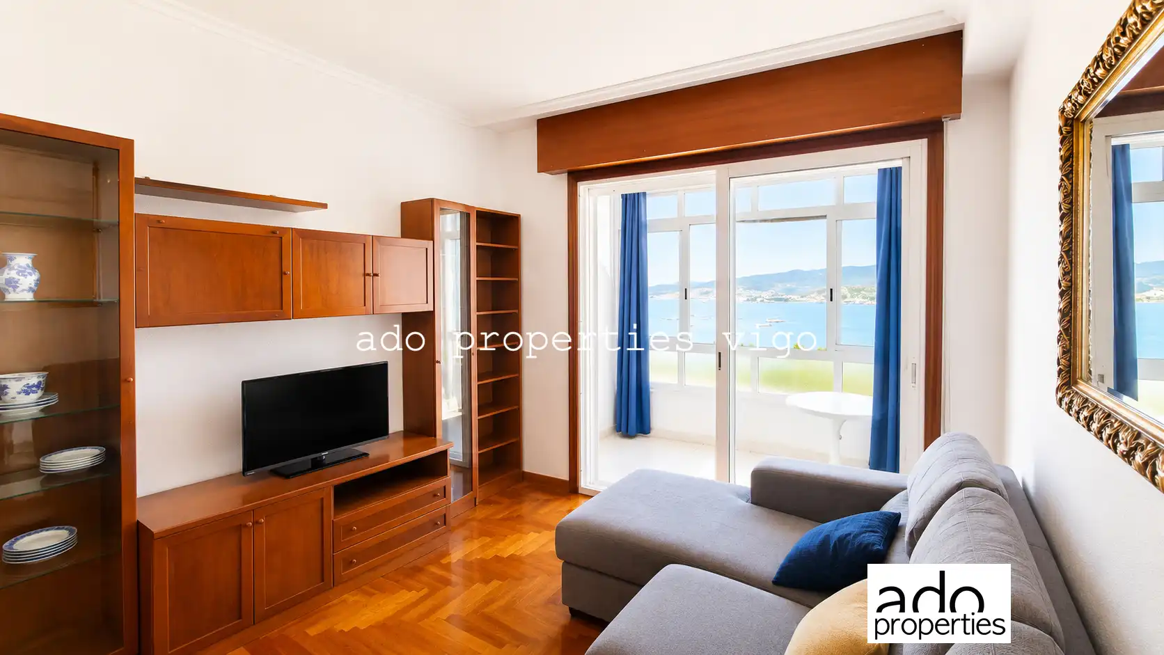 Sala de estar de Piso en venta en Redondela con Calefacción, Trastero y Amueblado