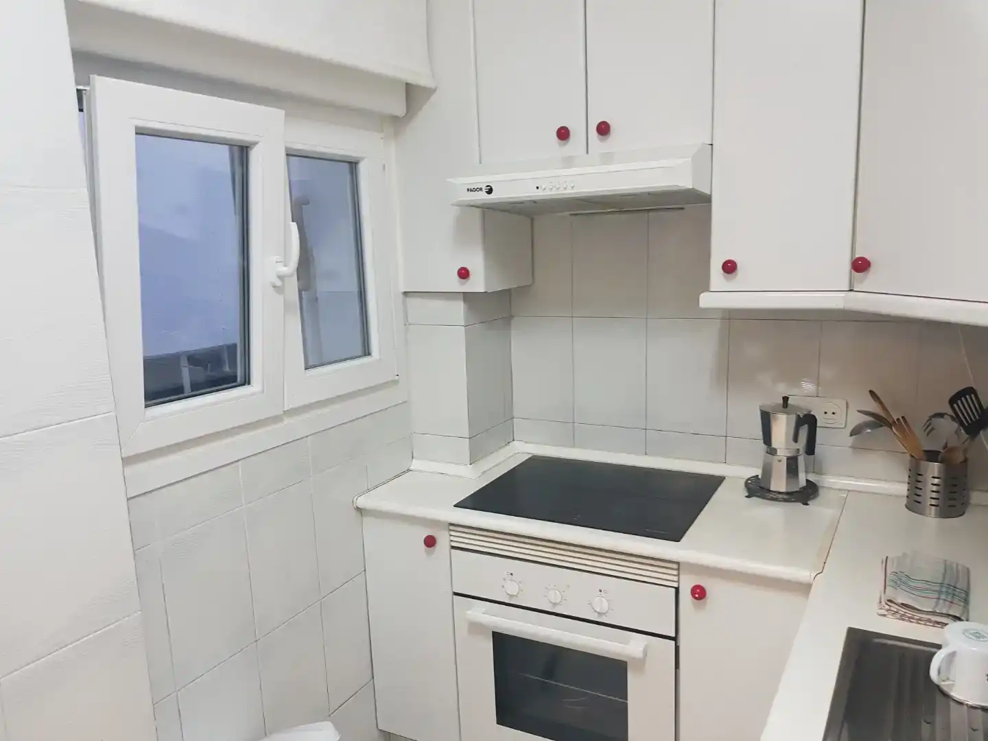 Cocina de Piso en venta en  Madrid Capital con Balcón