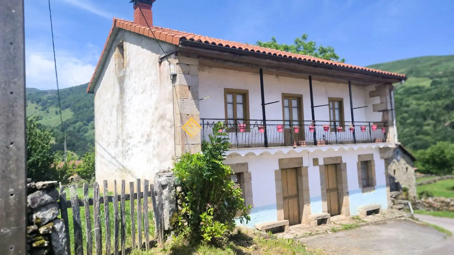 Vista exterior de Casa o chalet en venta en Luena 