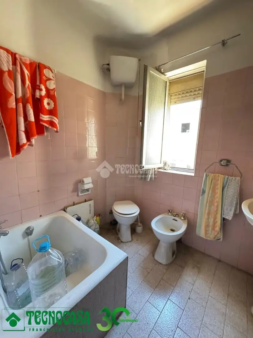 Bathroom of Flat for sale in Toledo  with Balcony