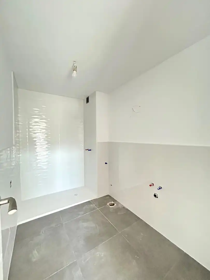 Bathroom of Flat for sale in Sevilla  with Air Conditioner