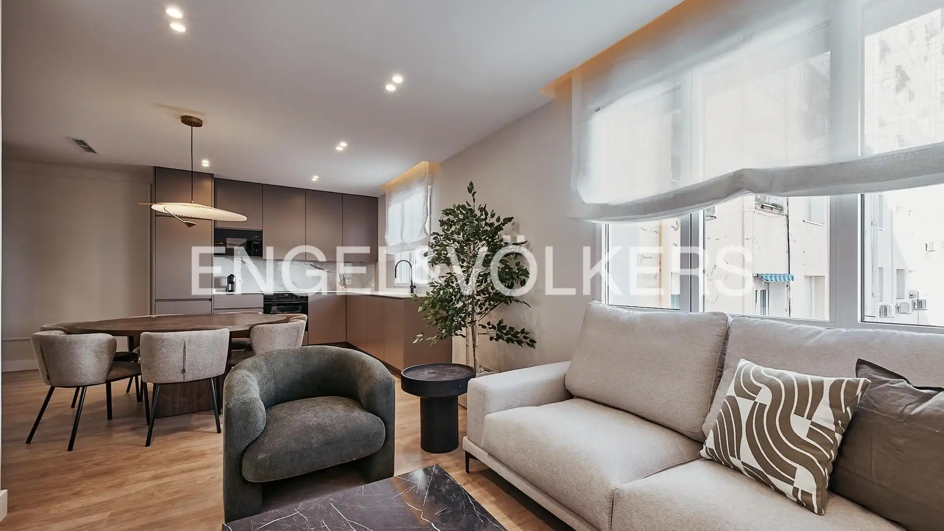 Sala de estar de Piso en venta en  Madrid Capital con Aire acondicionado, Calefacción y Parquet