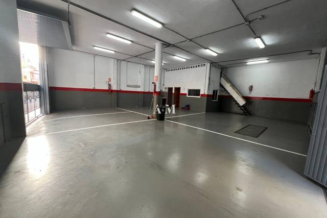 Local comercial en Alquiler en Puerto Deportivo