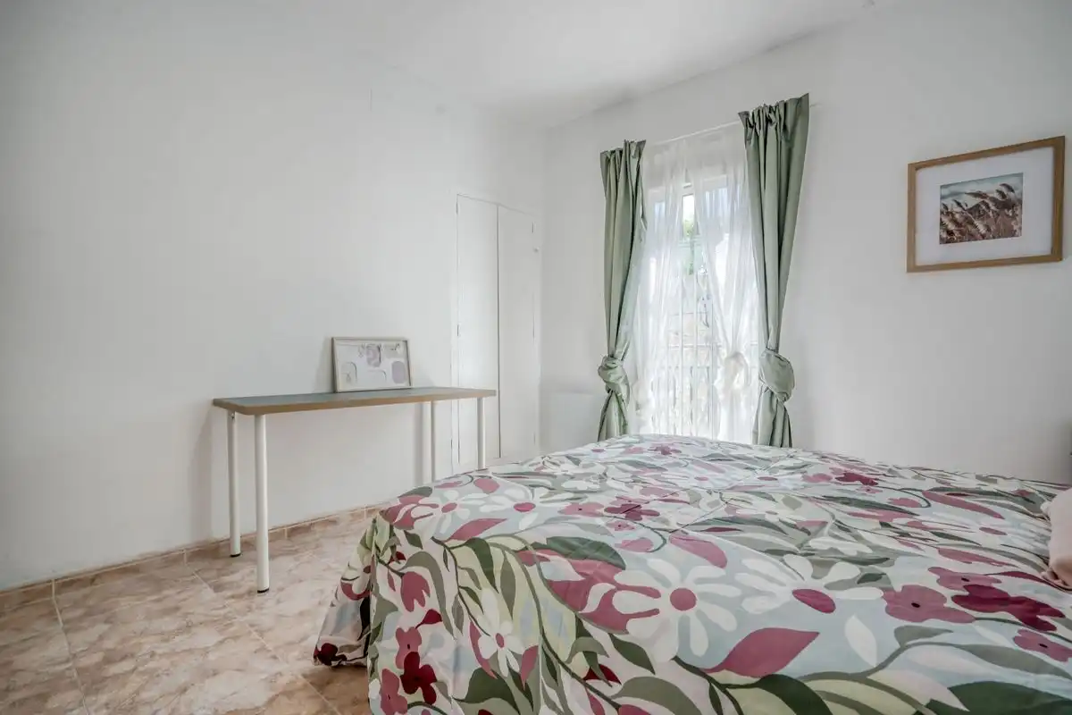Habitación de Casa adosada en venta en Arganda del Rey con Calefacción y Trastero