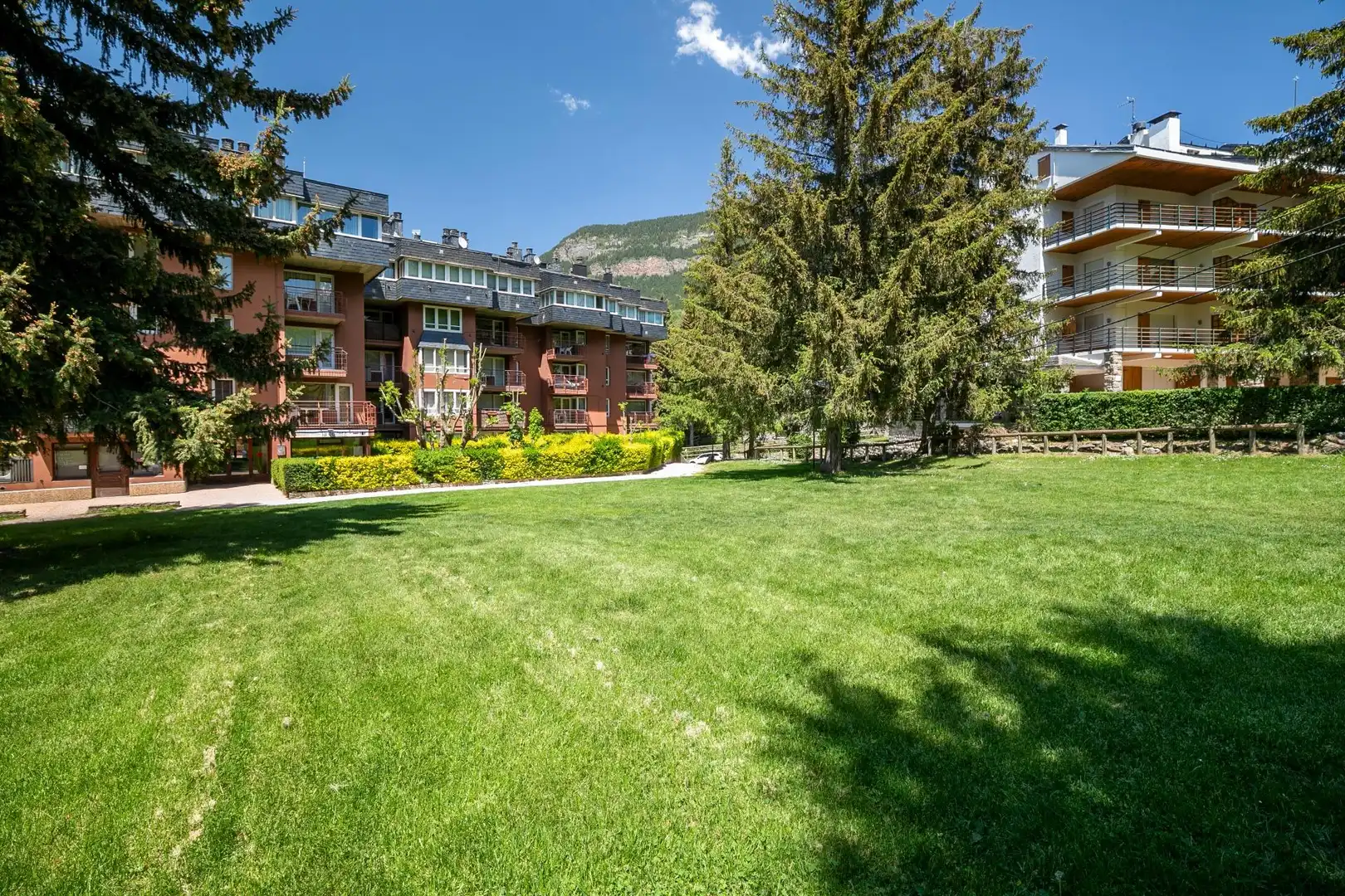 Vista exterior de Piso en venta en Benasque con Calefacción