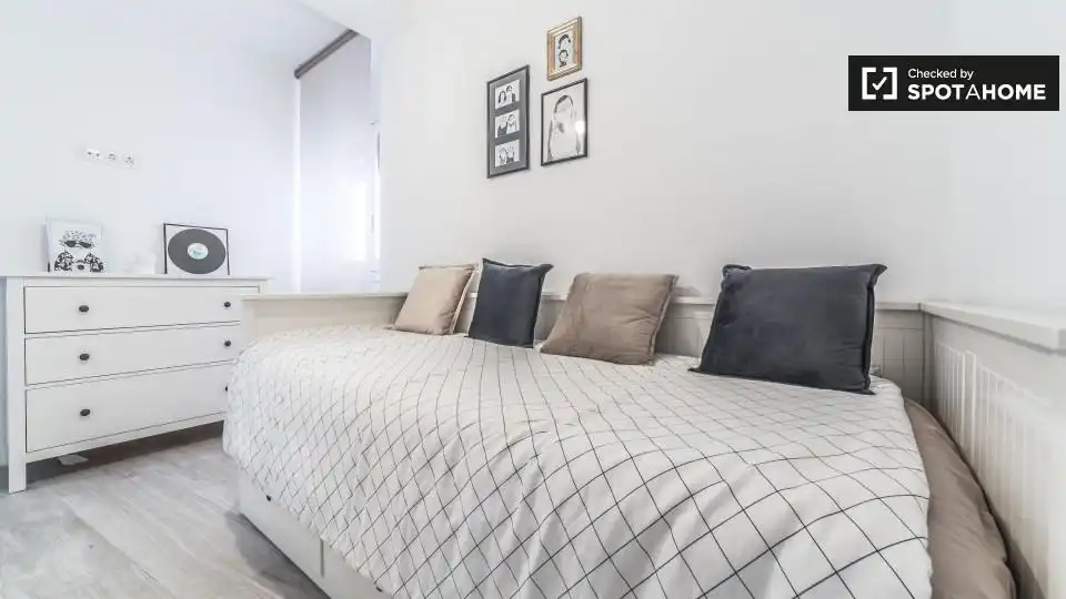 Bedroom of Flat for rent in Valencia  with Air Conditioner, Heating and Furnished