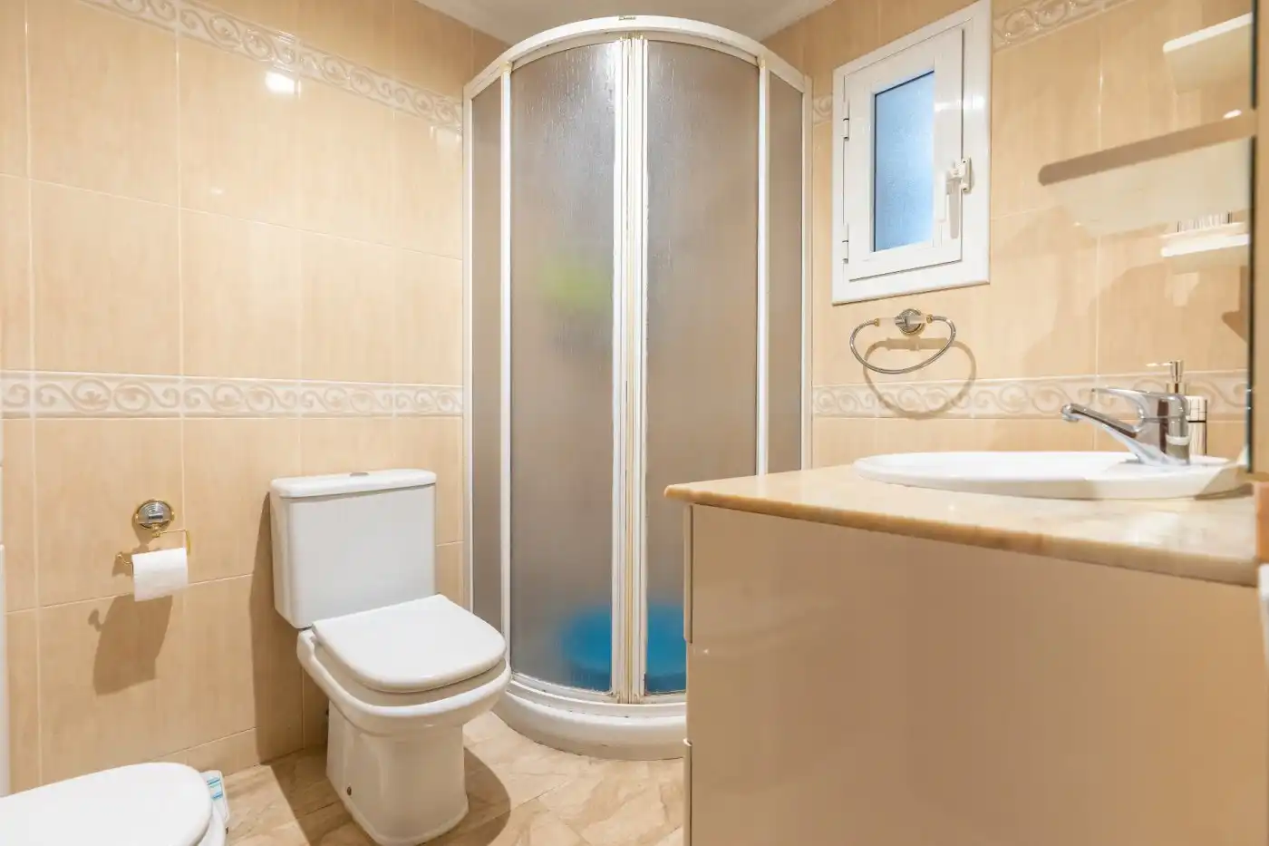 Baño de Piso en venta en Reus con Calefacción, Terraza y Balcón