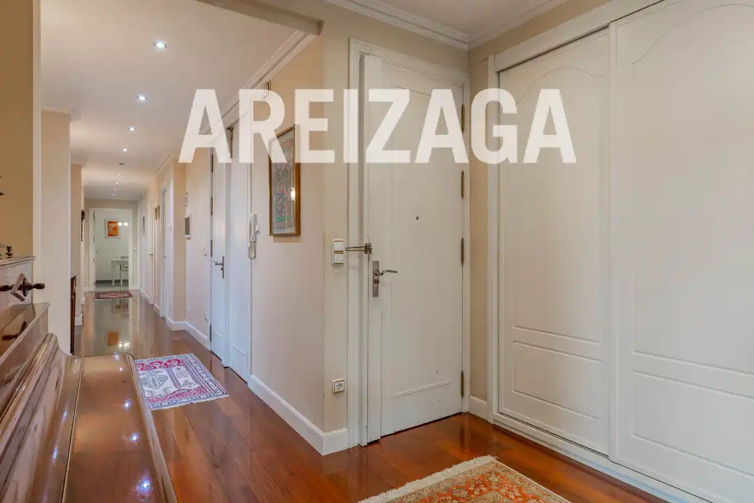 Piso en venta en Donostia - San Sebastián  con Calefacción, Terraza y Trastero