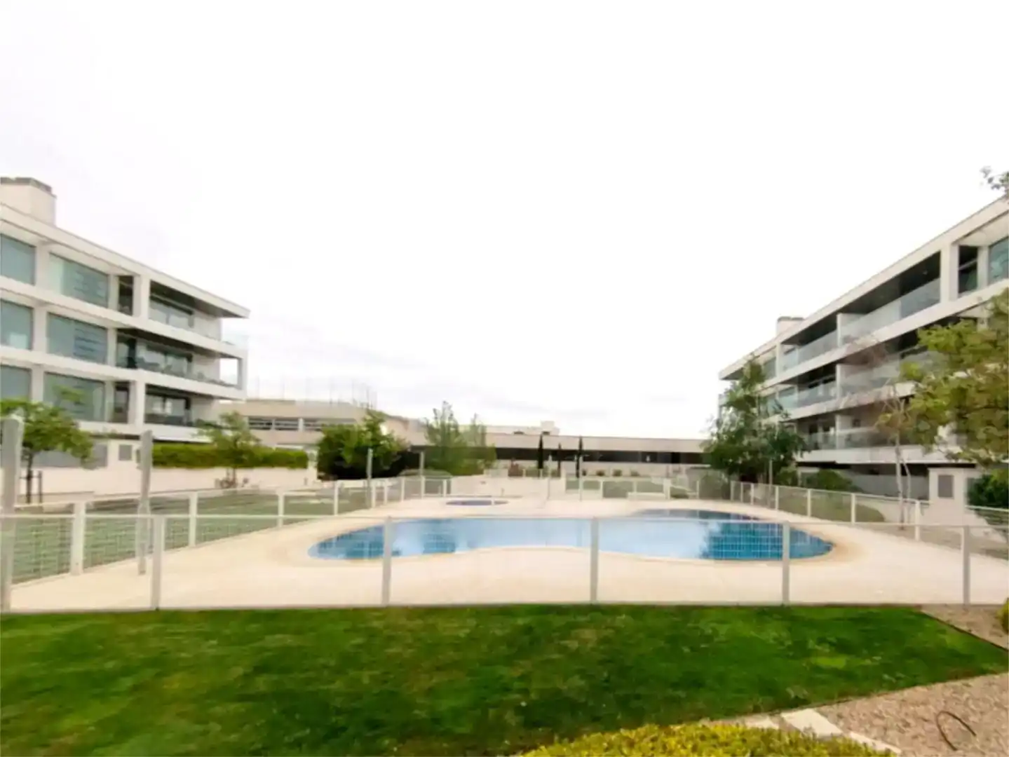 Swimming pool of Flat for sale in Boadilla del Monte  with Air Conditioner, Swimming Pool and Balcony
