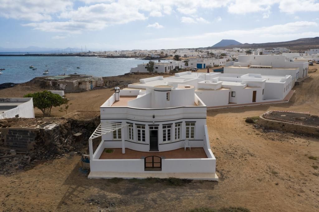 Vista exterior de Casa o xalet en venda en Teguise amb Terrassa i Moblat