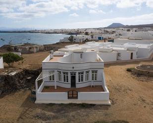 Vista exterior de Casa o xalet en venda en Teguise amb Terrassa i Moblat