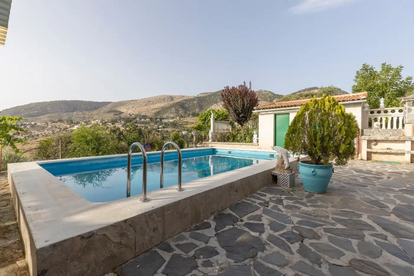 Schwimmbecken von Haus oder Chalet zum Verkauf in Víznar mit Klimaanlage, Heizung und Privatgarten