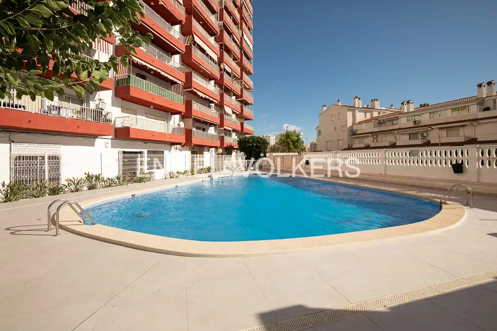Schwimmbecken von Wohnung zur Miete in La Pobla de Farnals mit Klimaanlage, Heizung und Privatgarten