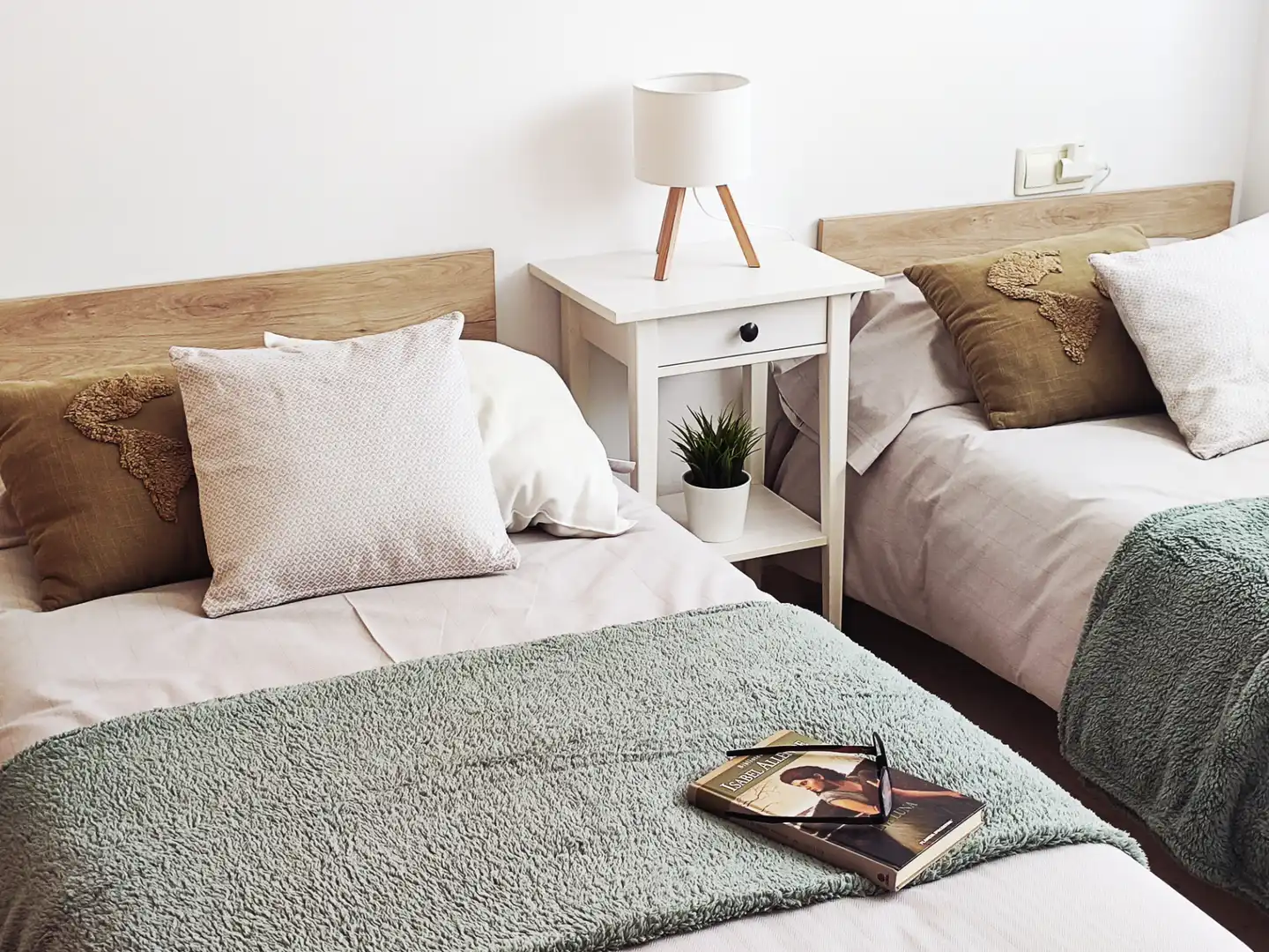 Habitación de Piso de alquiler en Terrassa con Amueblado, Horno y Lavadora