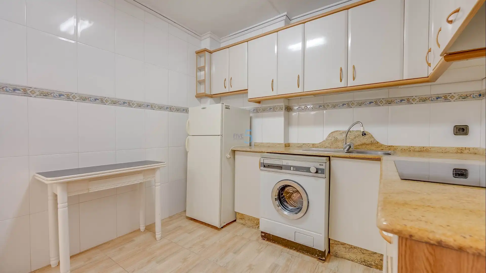 Flat with terrace for sale in Playa de los Locos, imagen 6