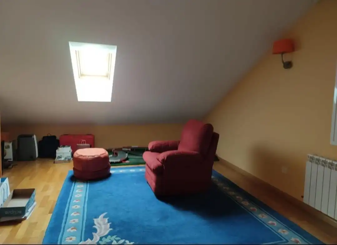 Sala de estar de Casa adosada en venta en Fuensaldaña con Calefacción y Trastero