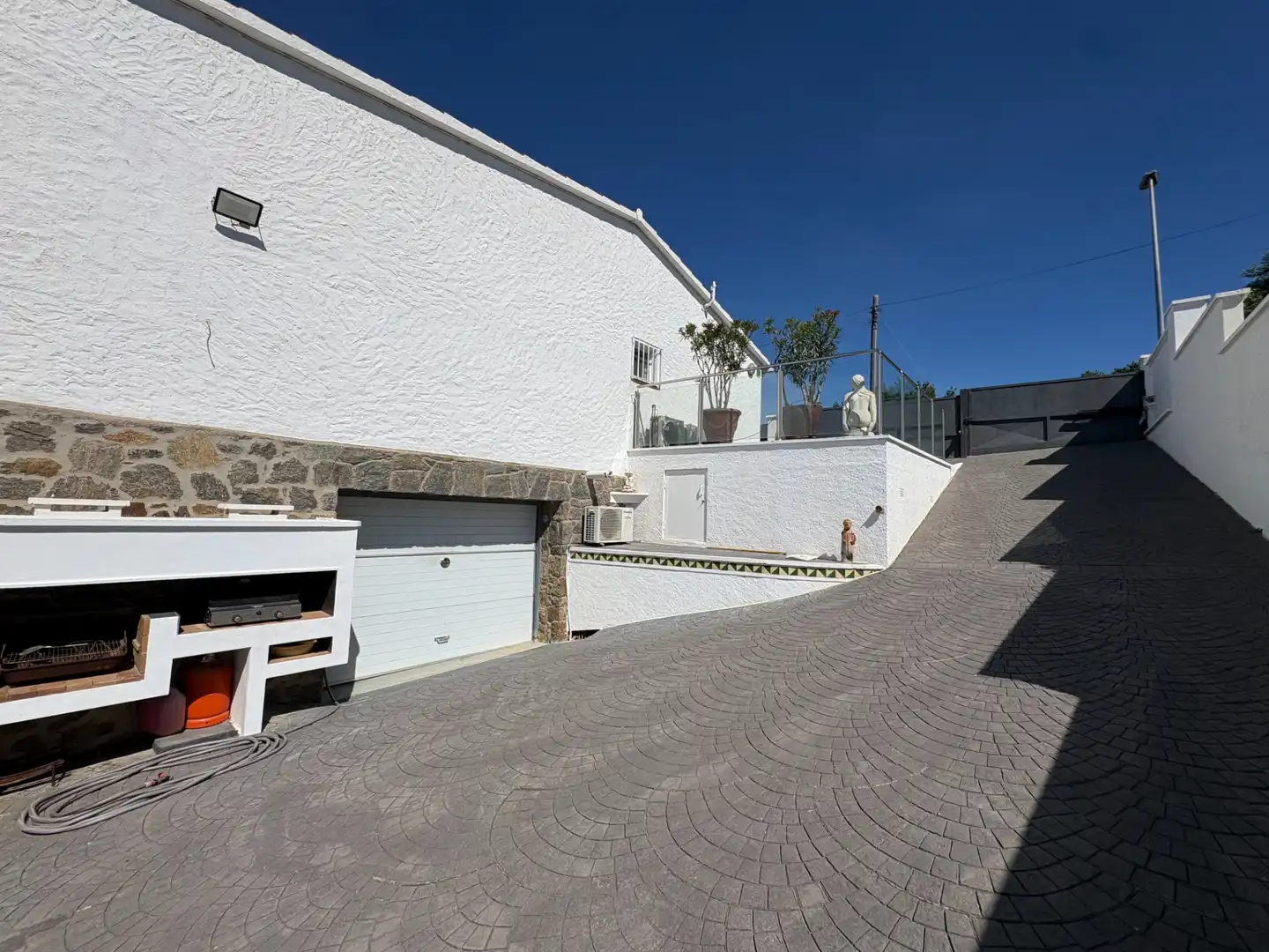 Vista exterior de Casa o xalet en venda en Roses amb Aire condicionat, Calefacció i Jardí privat