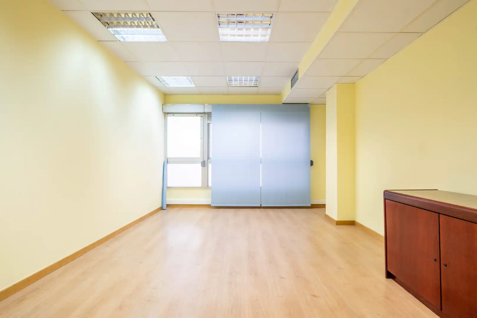 Büro zur Miete in Zaragoza mit Klimaanlage und Heizung