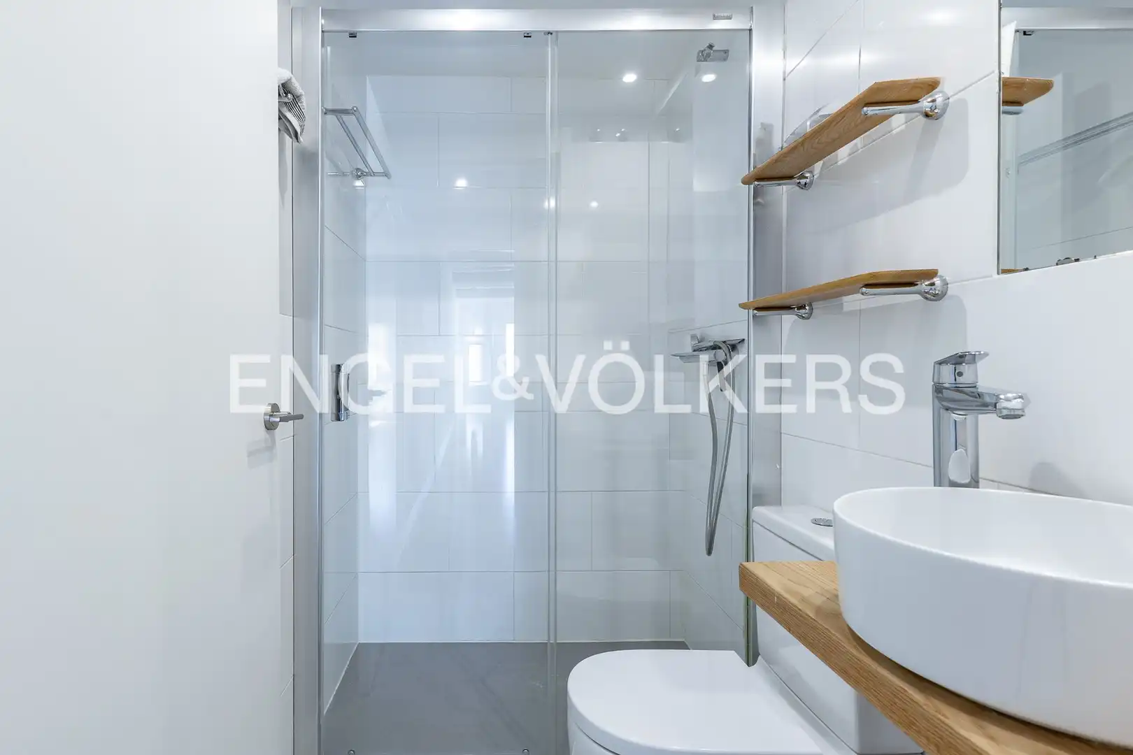 Baño de Ático en venta en Barcelona con Aire acondicionado, Calefacción y Parquet