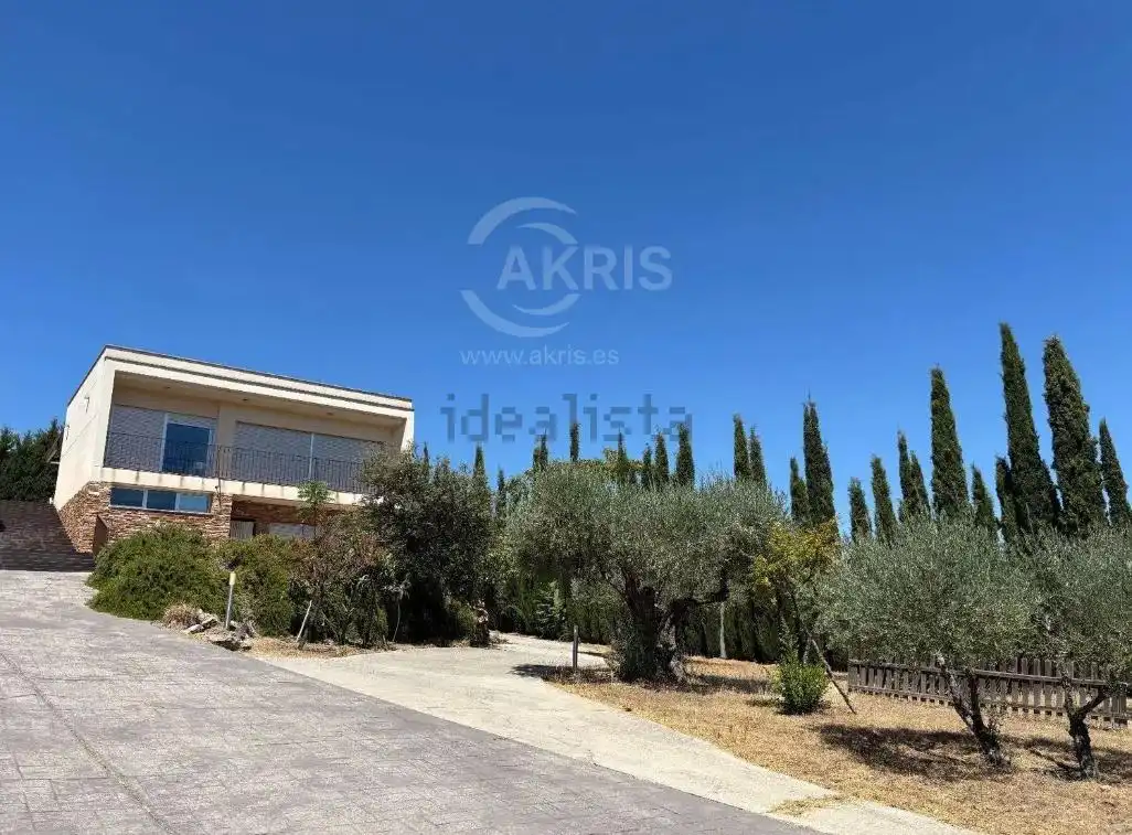 Casa amb piscina en venda a Calle Monasterio Santa María la Real, imagen 2