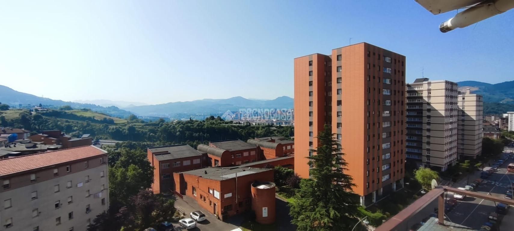 Vista exterior de Pis en venda en Bilbao 