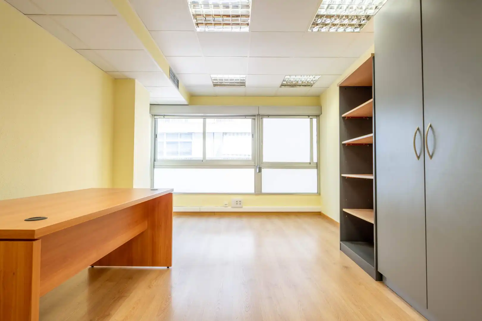 Büro zur Miete in Zaragoza mit Klimaanlage und Heizung