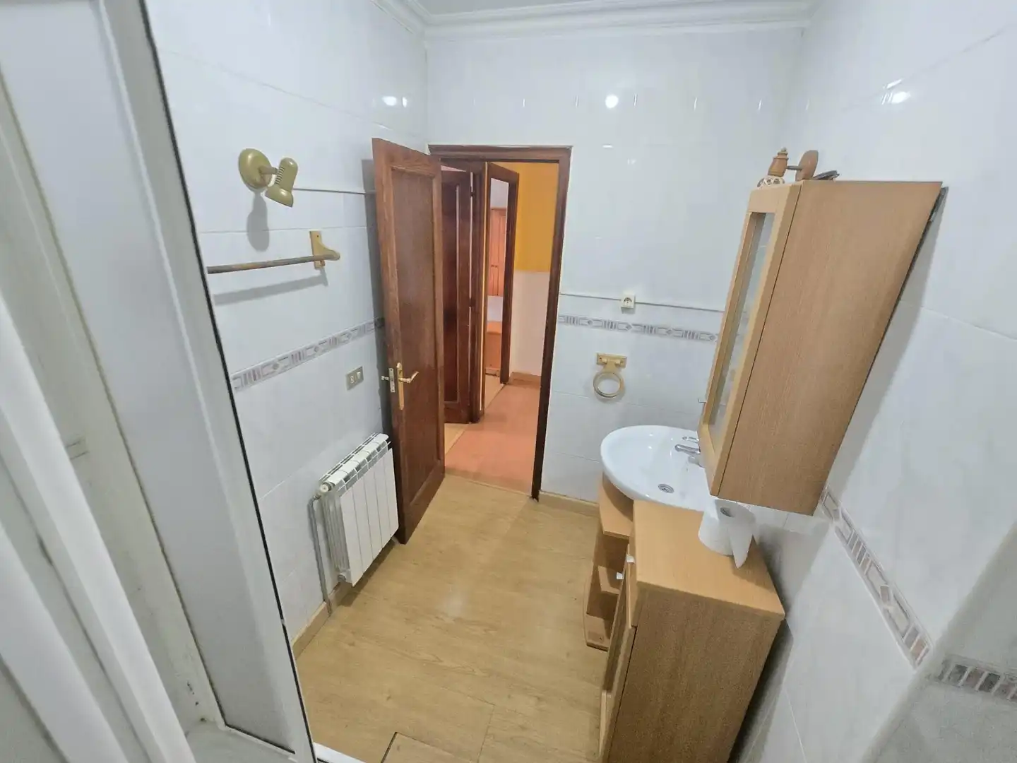 Bathroom of Flat for rent in Vigo   with Heating, Parquet flooring and Furnished
