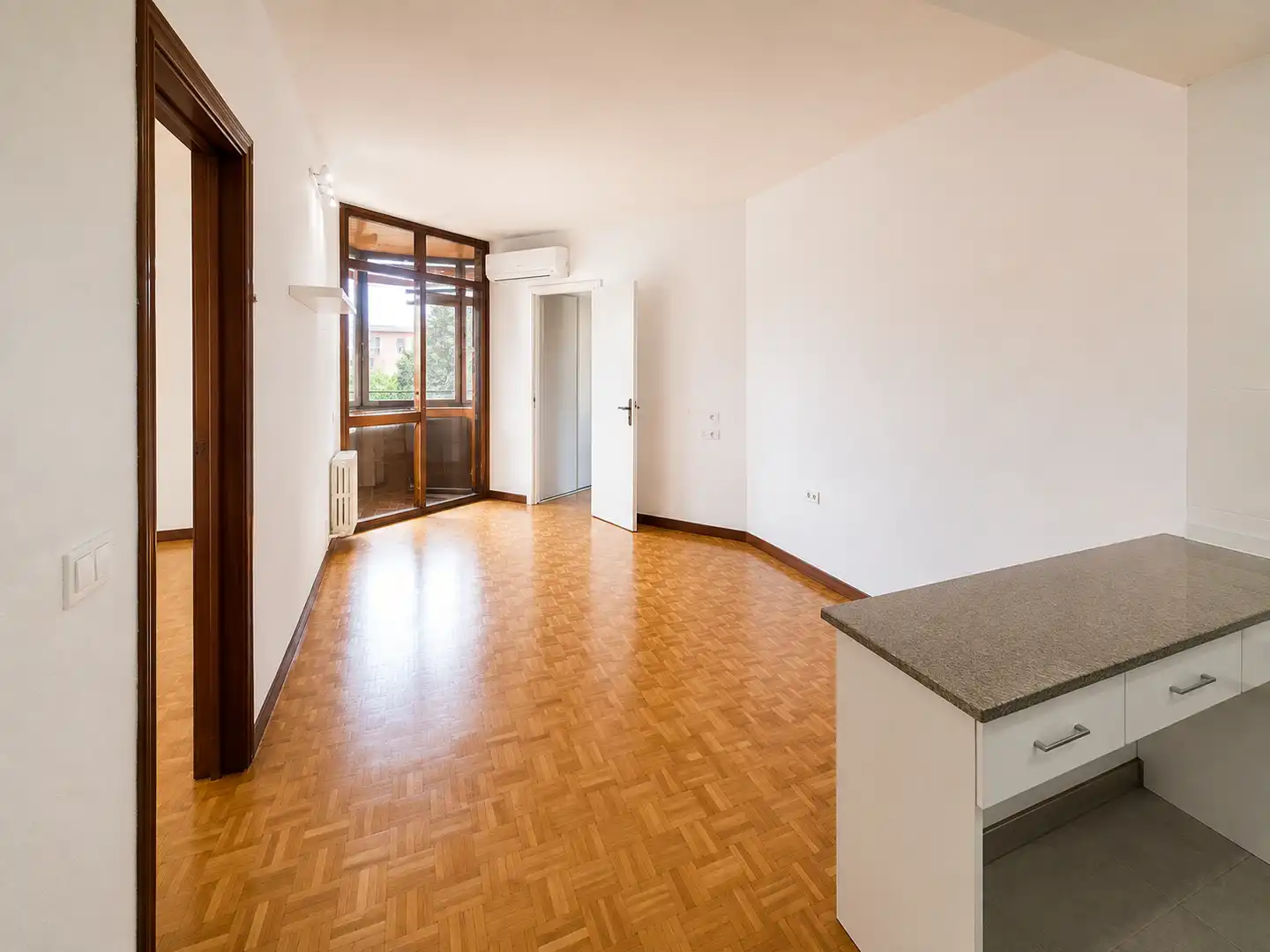 Sala d'estar de Pis de lloguer en Madrid amb Aire condicionat, Calefacció i Parquet