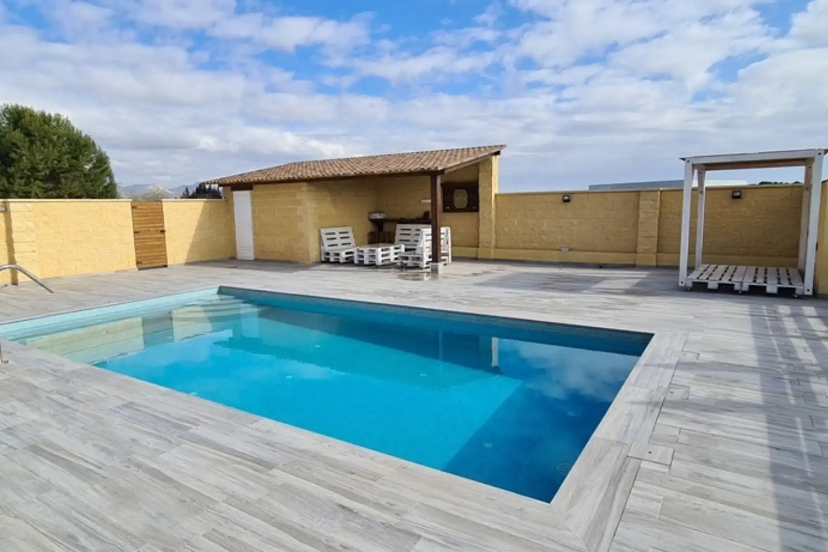 Piscina de Casa o xalet en venda en Orihuela amb Aire condicionat, Calefacció i Jardí privat