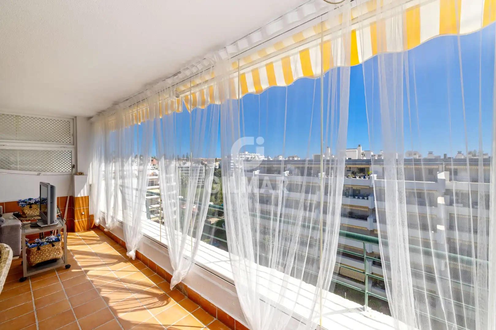 Vista exterior de Dúplex en venda en Marbella amb Piscina i Balcó