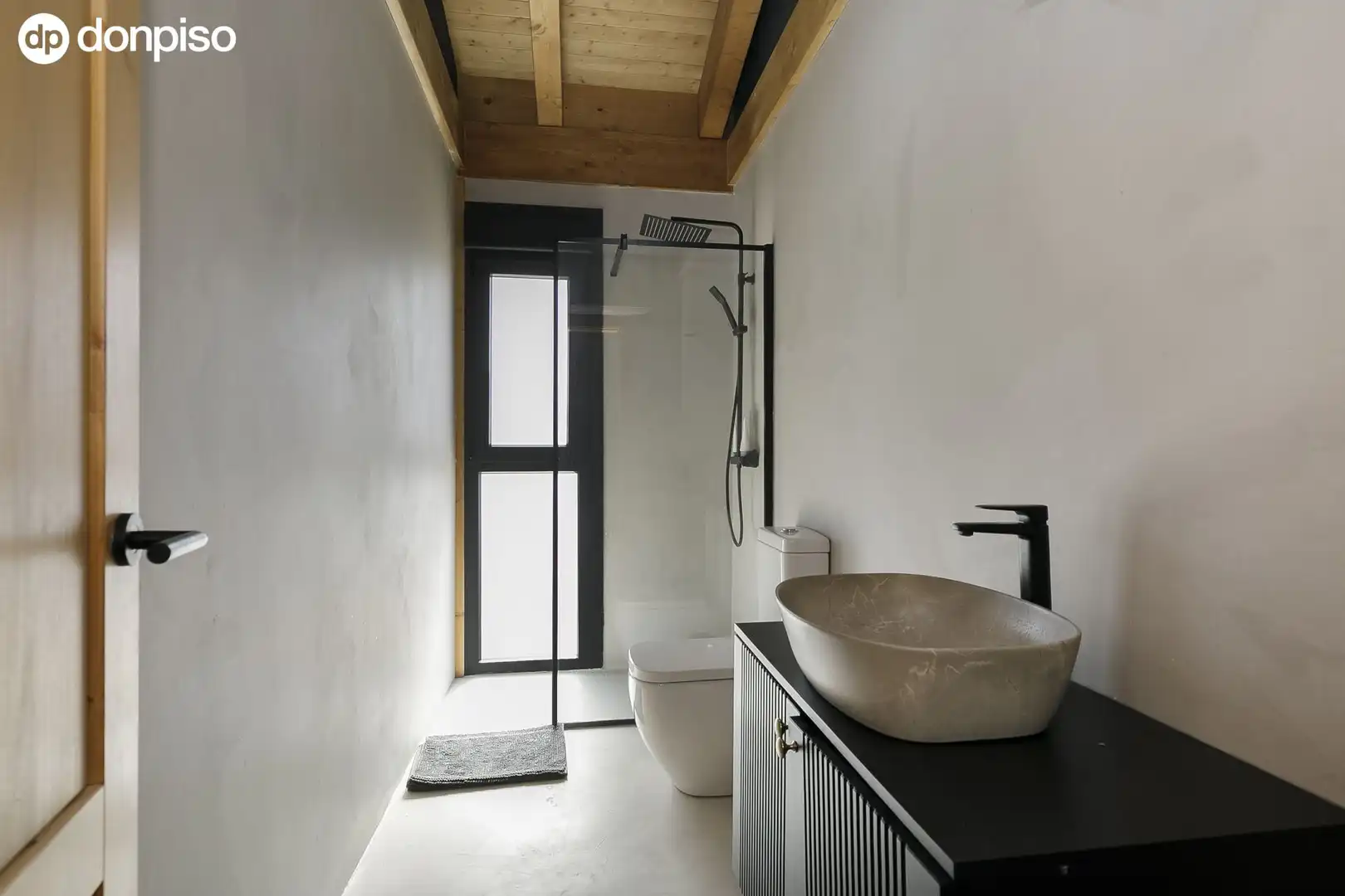 Baño de Finca rústica en venta en Maracena con Calefacción, Jardín privado y Terraza