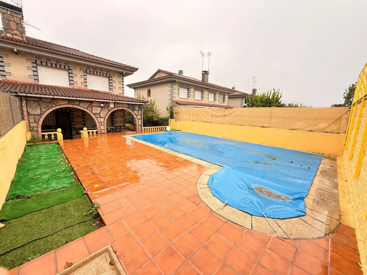 Piscina de Casa adosada en venta en Higuera de las Dueñas con Calefacción, Jardín privado y Terraza