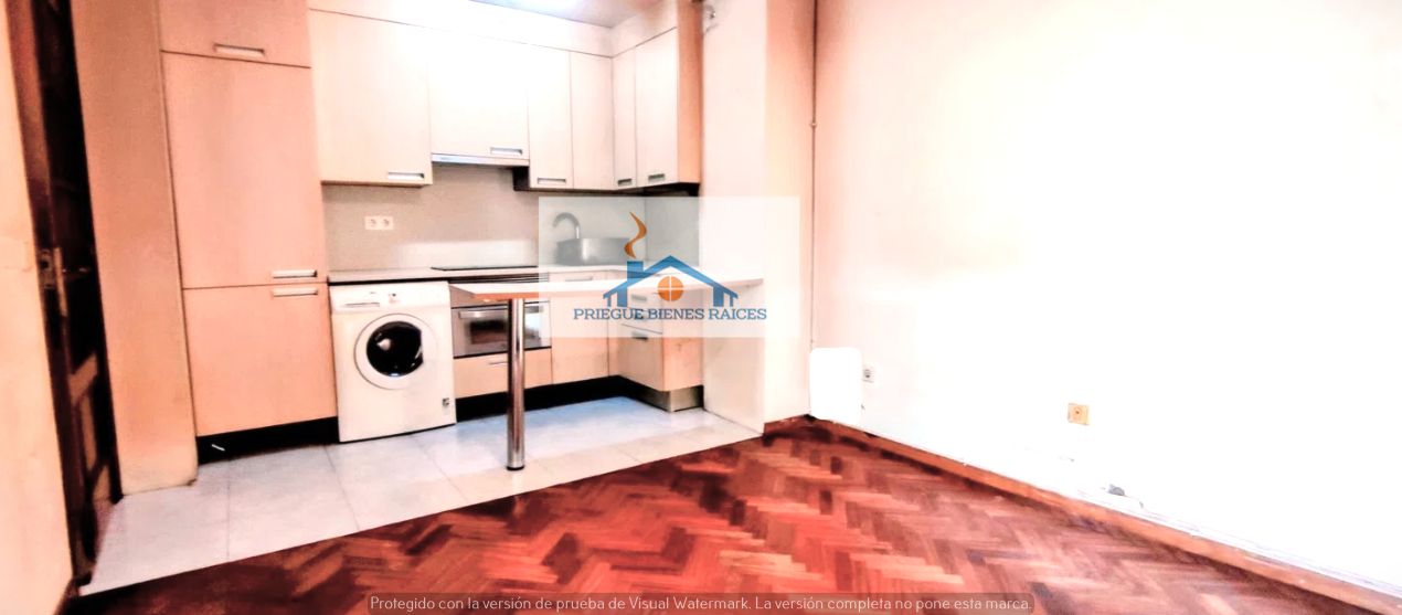 Kitchen of Study for sale in Vigo   with Heating, Parquet flooring and Storage room