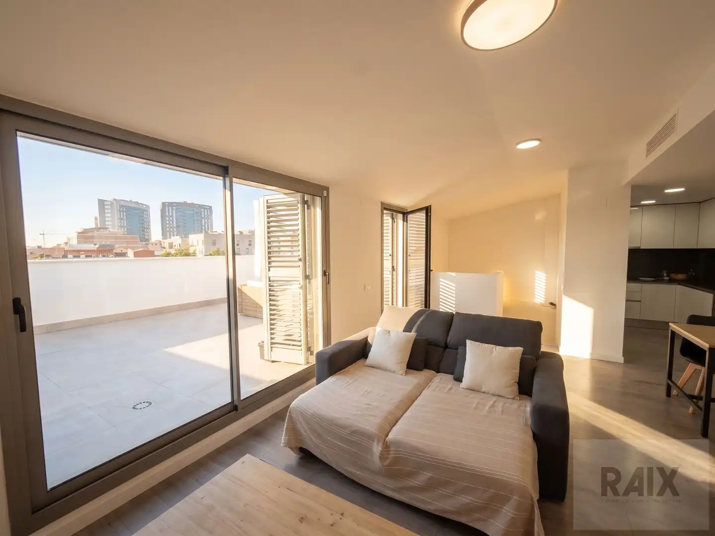 Dúplex con ascensor en venta en esq. Ctra. de Montcada ), imagen 2