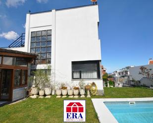 Exterior view of House or chalet for sale in Castro-Urdiales  with Terrace and Swimming Pool