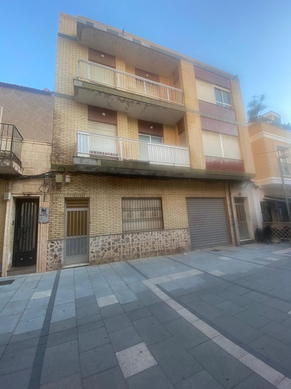 Vista exterior de Edifici en venda en Torrevieja