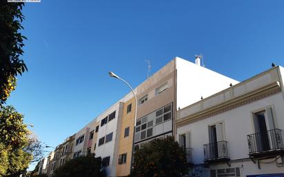 Exterior view of Flat for sale in  Sevilla Capital  with Air Conditioner, Heating and Terrace