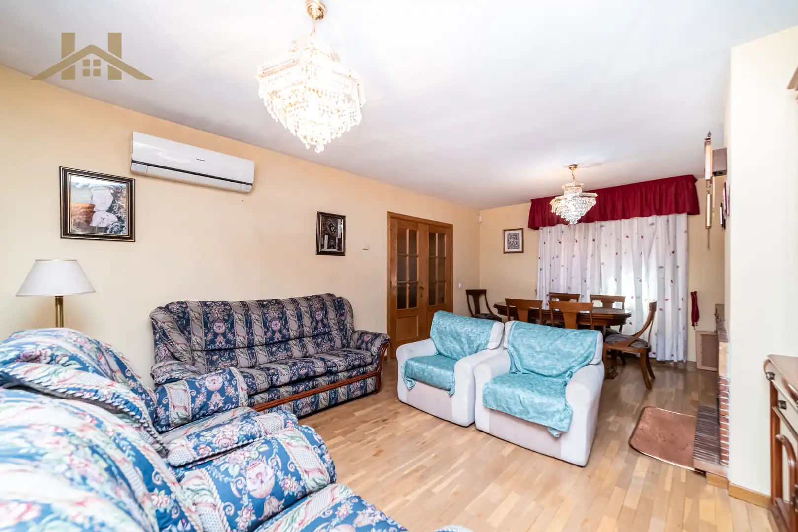 Sala de estar de Casa adosada en venta en Navalcarnero con Aire acondicionado, Calefacción y Jardín privado