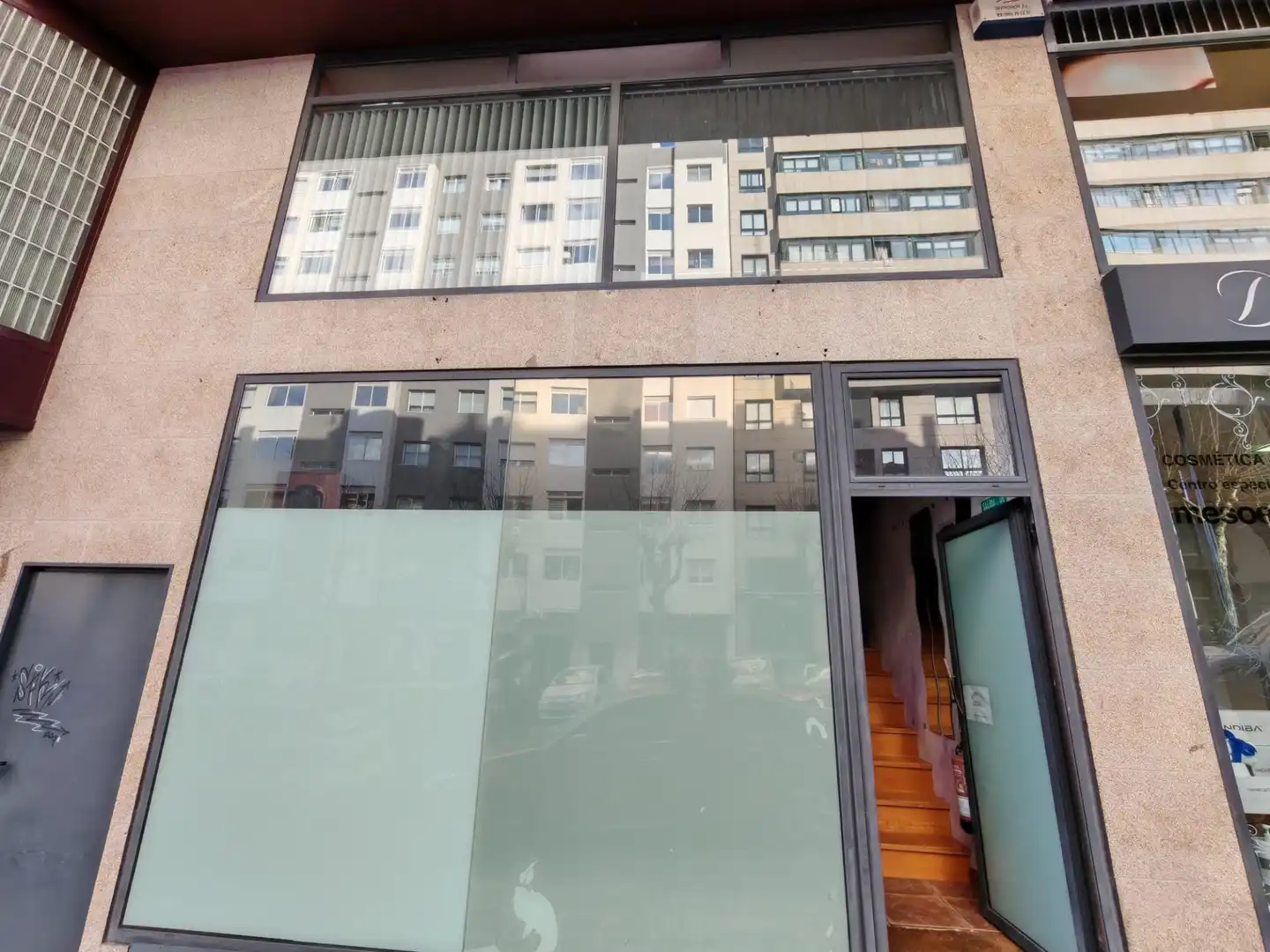 Local comercial en venta en Calle del Fotógrafo Xosé Gil, imagen 3