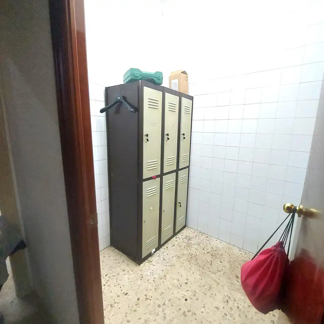 Baño de Local en venta en Sevilla con Aire acondicionado