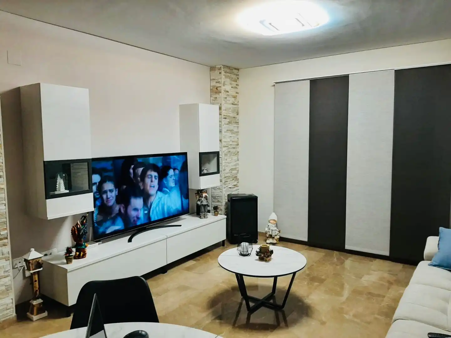Sala de estar de Piso en venta en Oliva con Terraza, Trastero y Amueblado