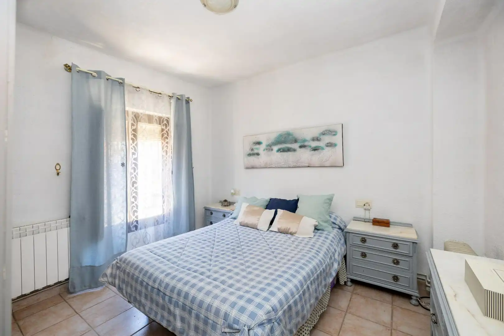 Habitación de Casa adosada en venta en Granada con Aire acondicionado