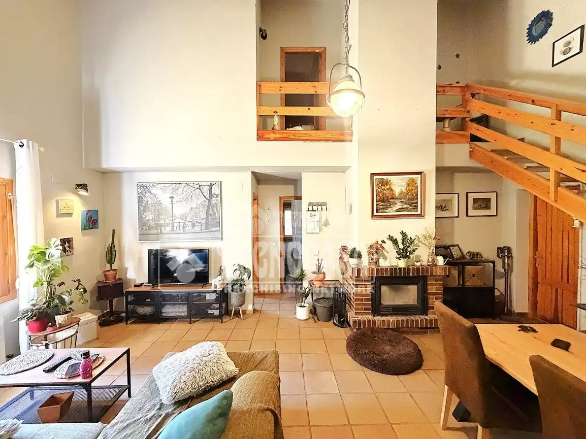 Sala d'estar de Casa o xalet en venda en Arcas del Villar amb Calefacció, Jardí privat i Traster